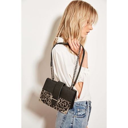 Siyah Leopar Desenli Tokalı Omuz Çantası
